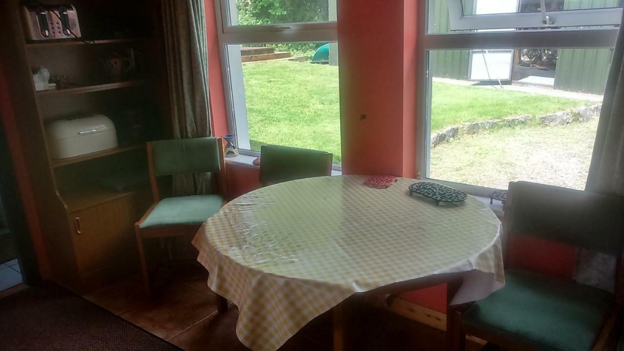 Cosy Lakeside Cottage John'S Hollow Headford Exterior foto